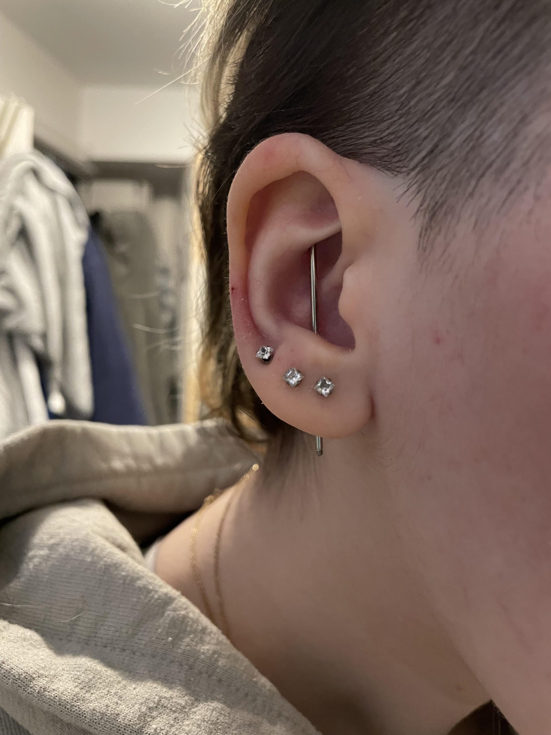 vertical conch piercing