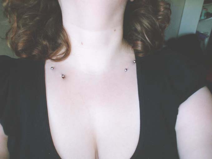 collarbone piercing
